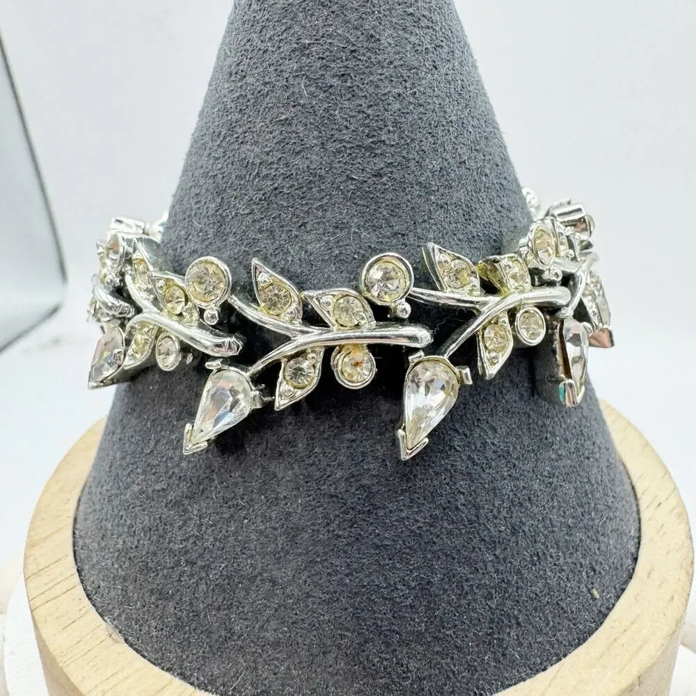 Kramer Vintage Clear  Teardrop Crystal Leaf Link Bracelet Silver Tone MCM 7”